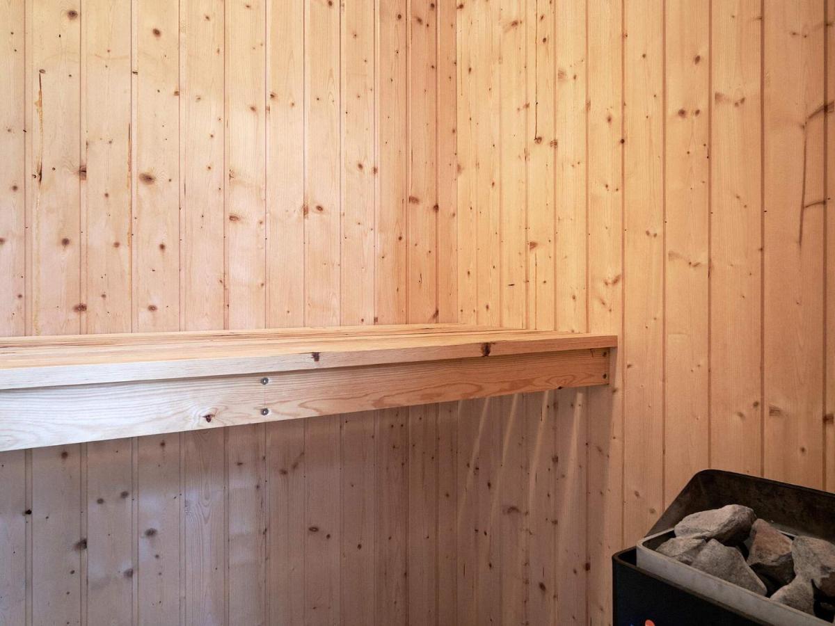 Four-Bedroom Holiday Home In Hasle 5 エクステリア 写真