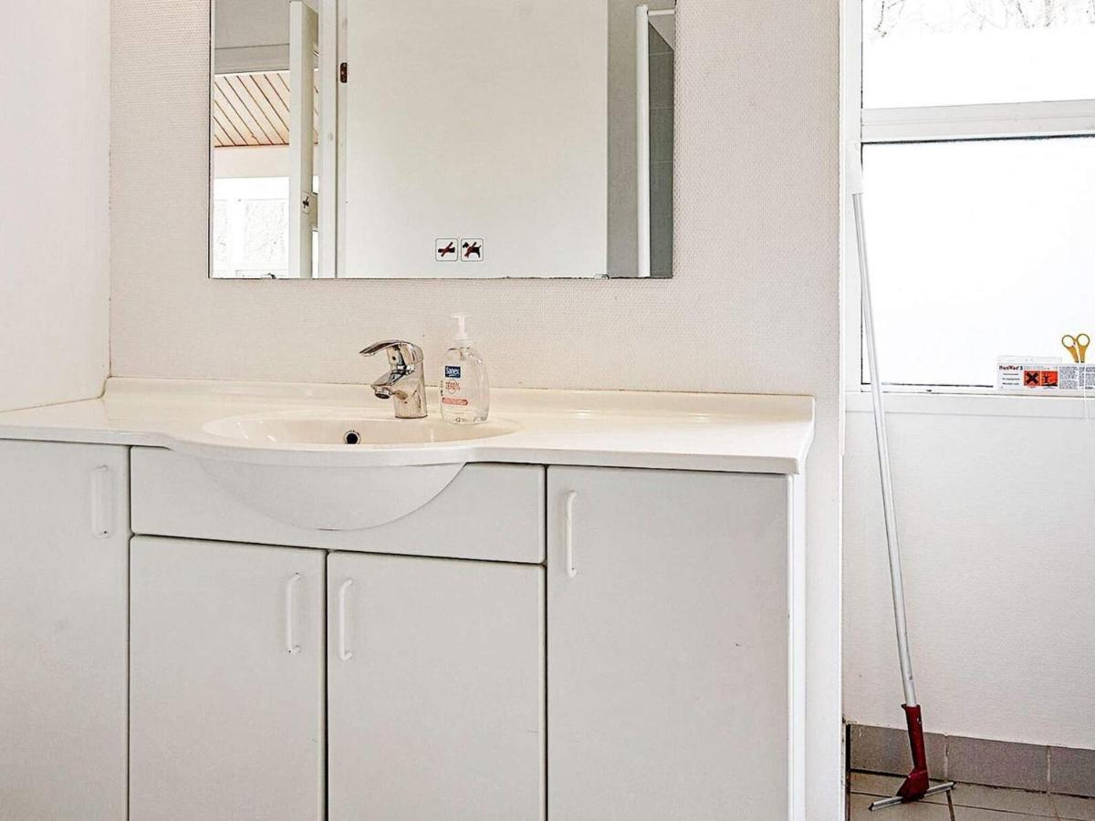 Four-Bedroom Holiday Home In Hasle 5 エクステリア 写真
